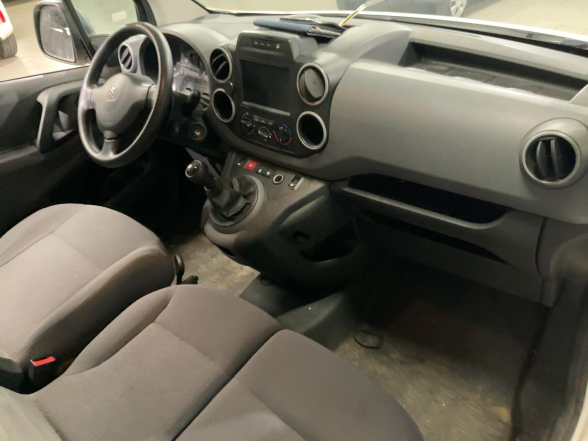 Peugeot Partner 2016 — photo 18
