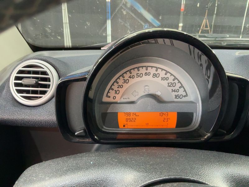 Smart fortwo 1.0 Micro Hybrid Drive passion — zdjęcie 13