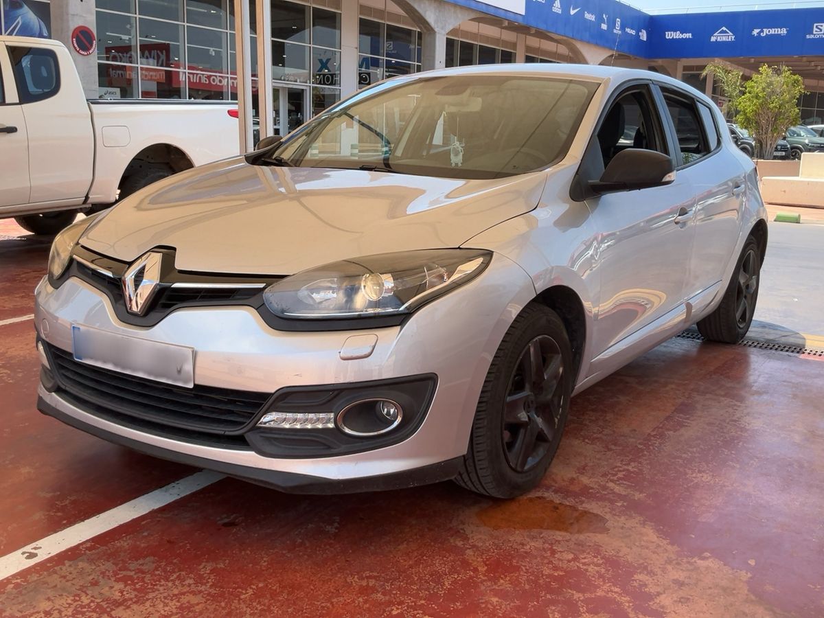 Renault Megane 2015 — photo 1