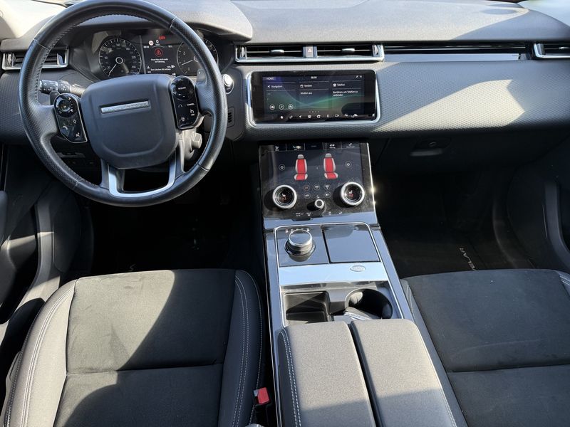 Land Rover Range Rover Velar 2.0 Turbo — zdjęcie 11