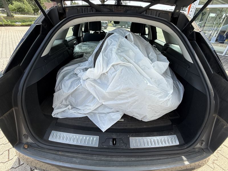 Land Rover Range Rover Velar 2.0 Turbo — zdjęcie 9