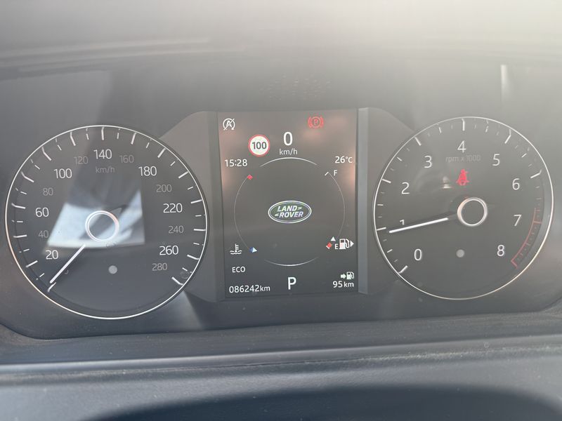 Land Rover Range Rover Velar 2.0 Turbo — zdjęcie 12