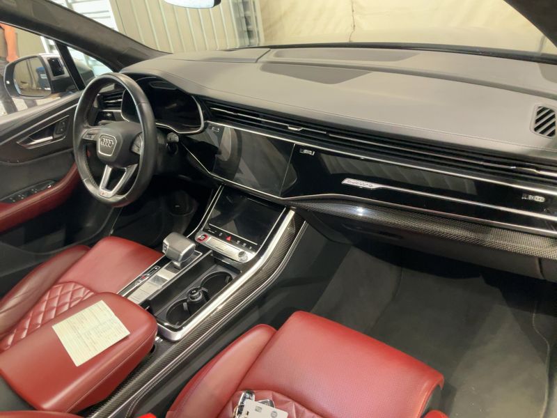 Audi SQ7 4.0 TFSI quattro — zdjęcie 12