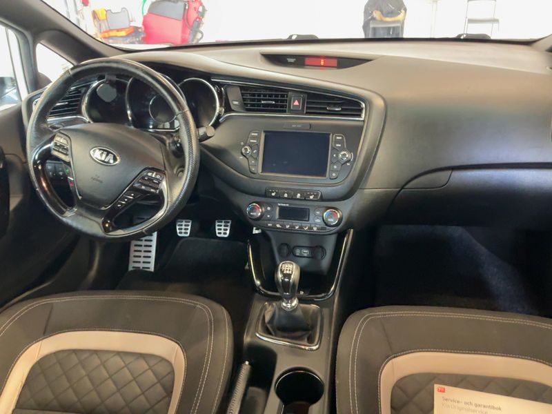 Kia cee'd 1.6 CRDi GT Line 2016 – снимка 18