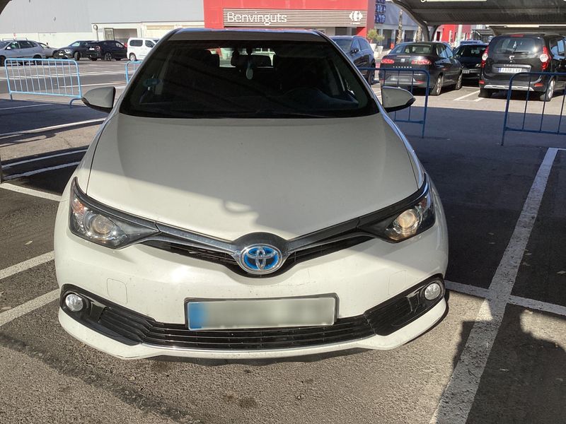 Toyota Auris 1.8 Hybrid Active — zdjęcie 9