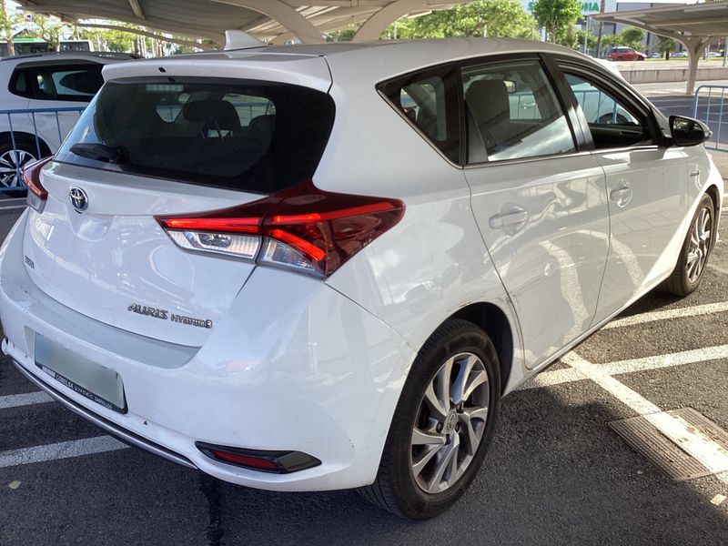 Toyota Auris 1.8 Hybrid Active — zdjęcie 6