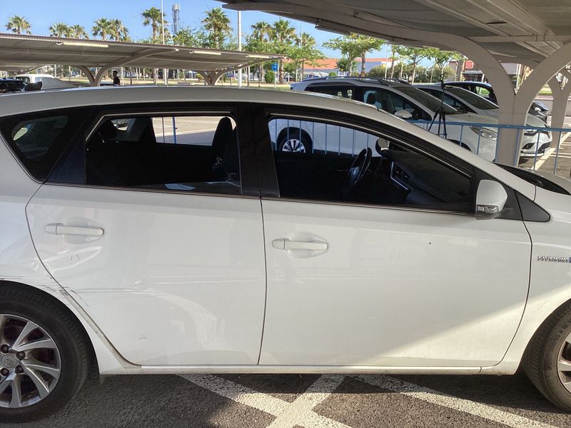 Toyota Auris 1.8 Hybrid Active — zdjęcie 7