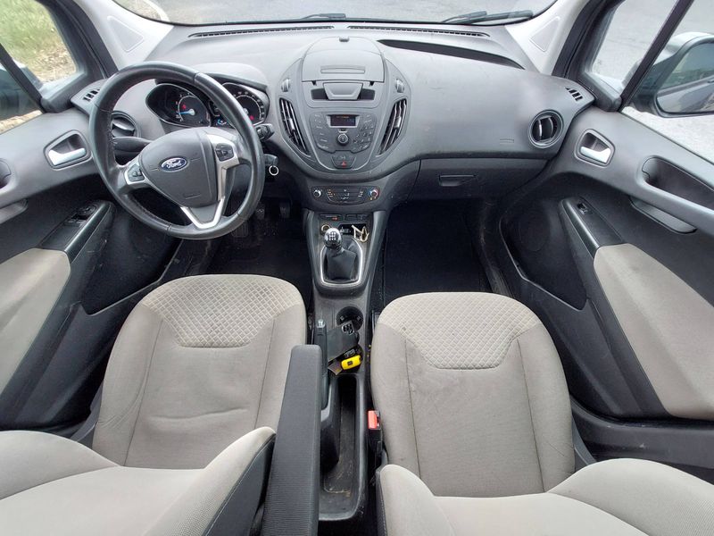 Ford Tourneo 1.0 EcoBoost Titanium — zdjęcie 11