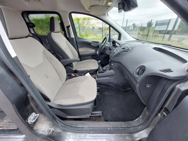 Ford Tourneo 1.0 EcoBoost Titanium — zdjęcie 10