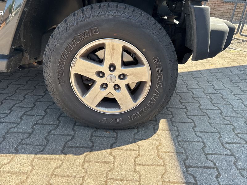 Jeep Wrangler Unlimited 2.8 CRD Sahara — zdjęcie 19
