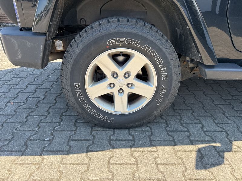 Jeep Wrangler Unlimited 2.8 CRD Sahara — zdjęcie 18