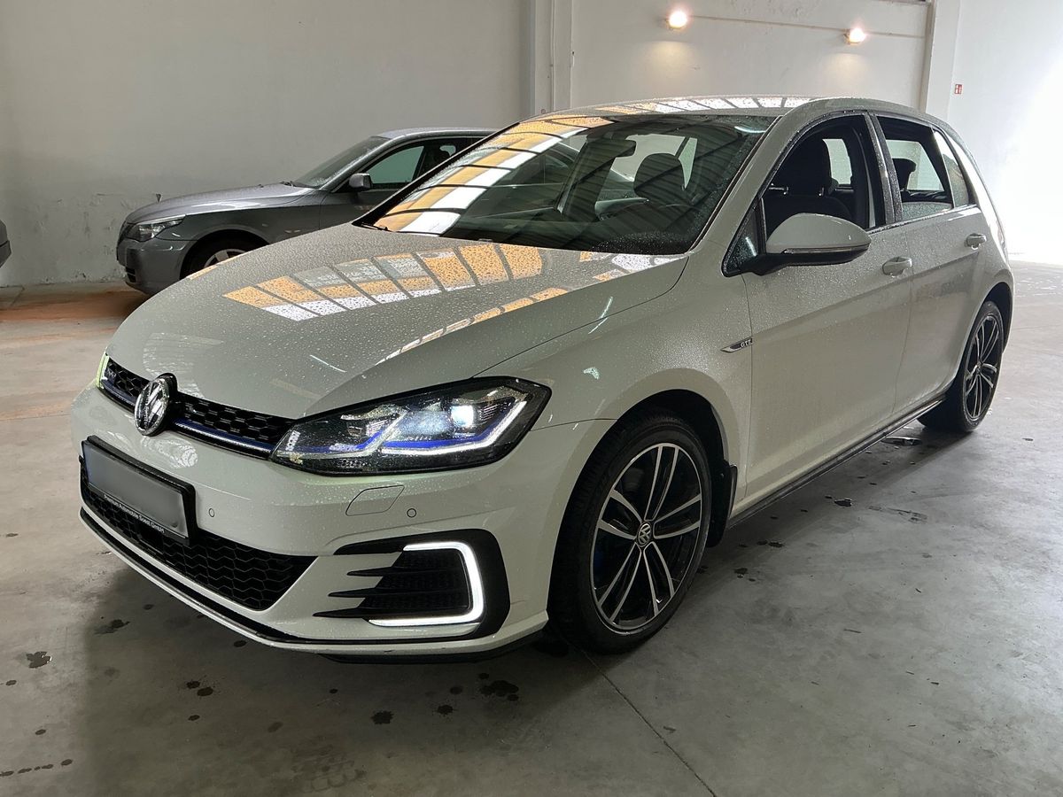 Volkswagen Golf 2020 — photo 1