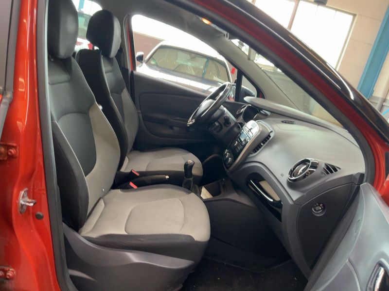 Renault Captur 1.5 dCi Energy Dynamique 2015 – снимка 17