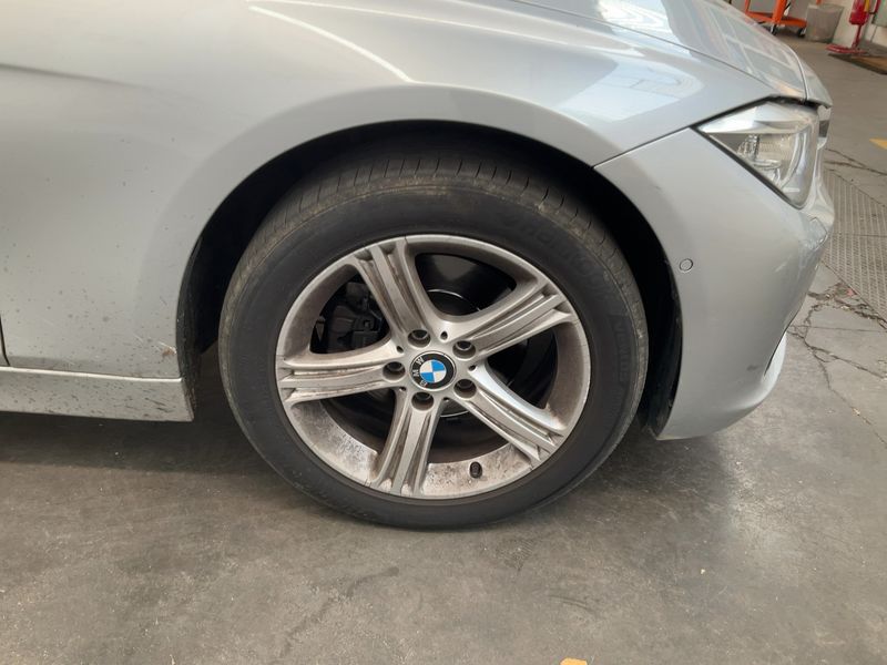 BMW 3er 320d xDrive 2013 – снимка 11