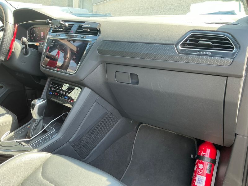 Volkswagen Tiguan 1.5 TSI ACT R-Line 2023 – снимка 24