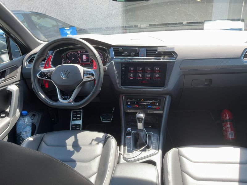 Volkswagen Tiguan 1.5 TSI ACT R-Line 2023 – снимка 17