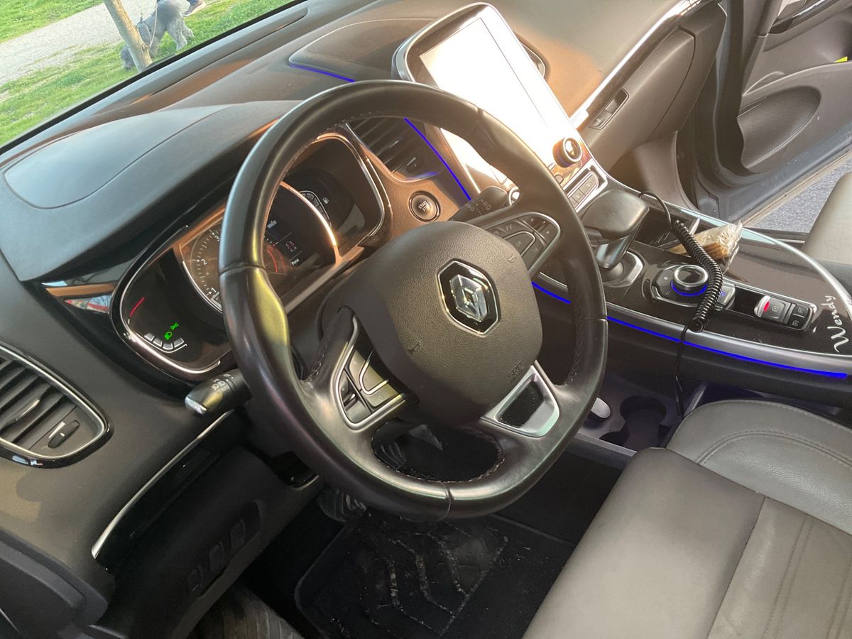 Renault Espace 2017 — photo 36