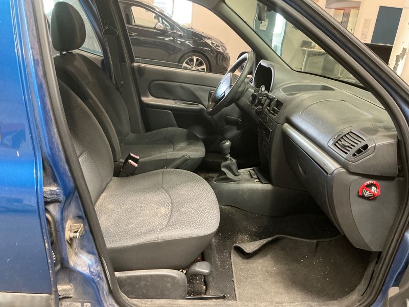 Renault Clio 1.2 LPG Campus Access 2010 – снимка 3
