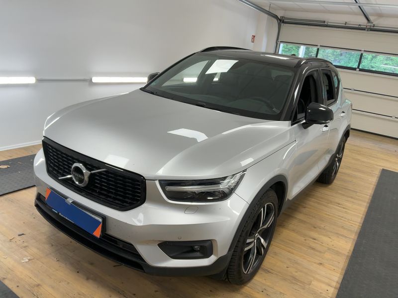 XC40 2.0 D4 R-Design AWD