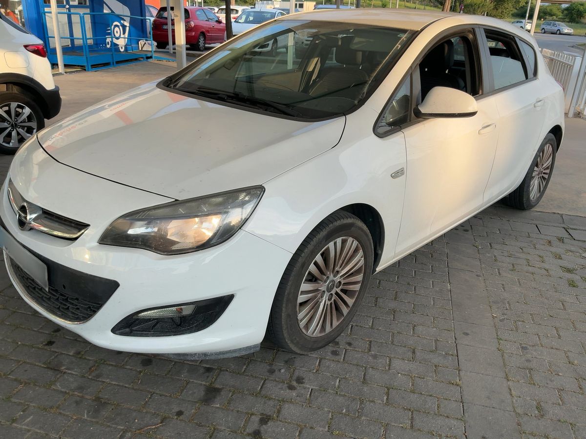 Opel Astra 2014