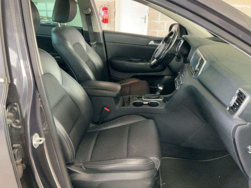 Kia Sportage 2.0 CRDi Spirit 4WD — zdjęcie 11