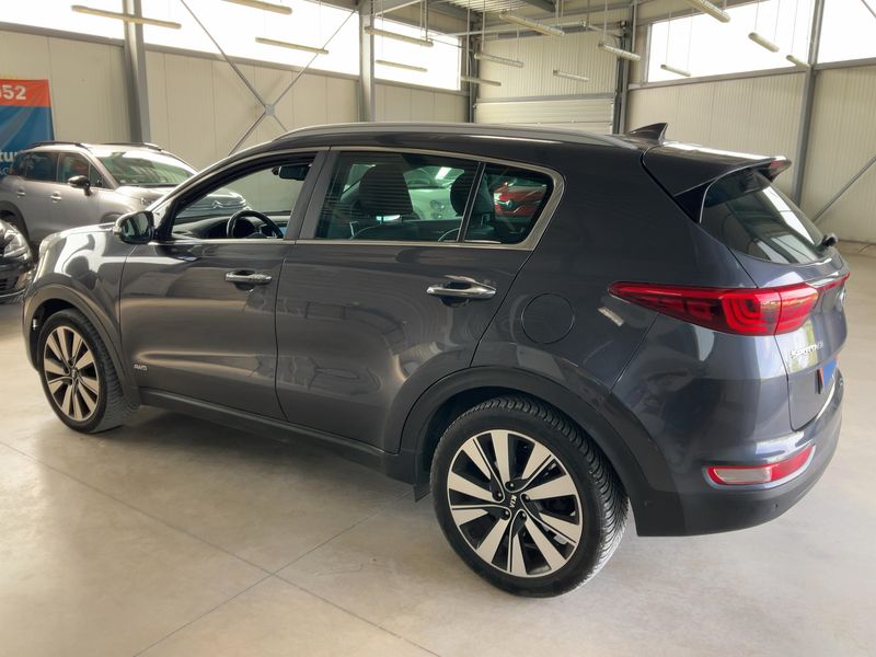 Kia Sportage 2.0 CRDi Spirit 4WD — zdjęcie 3