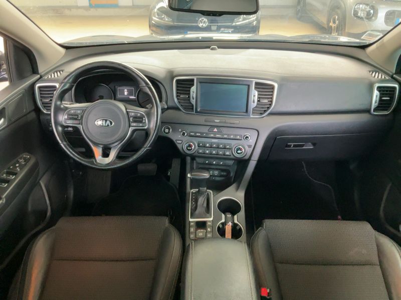 Kia Sportage 2.0 CRDi Spirit 4WD — zdjęcie 12