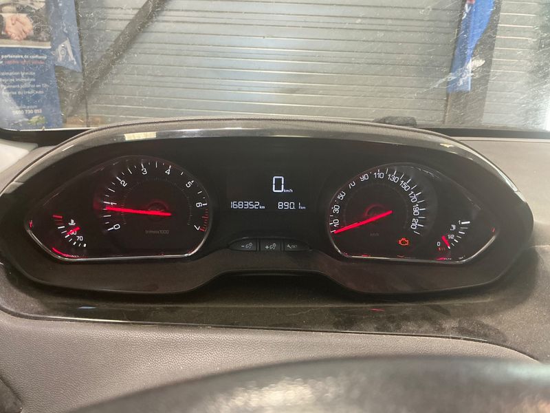 Peugeot 208 1.0 VTi Active 2013 – снимка 4