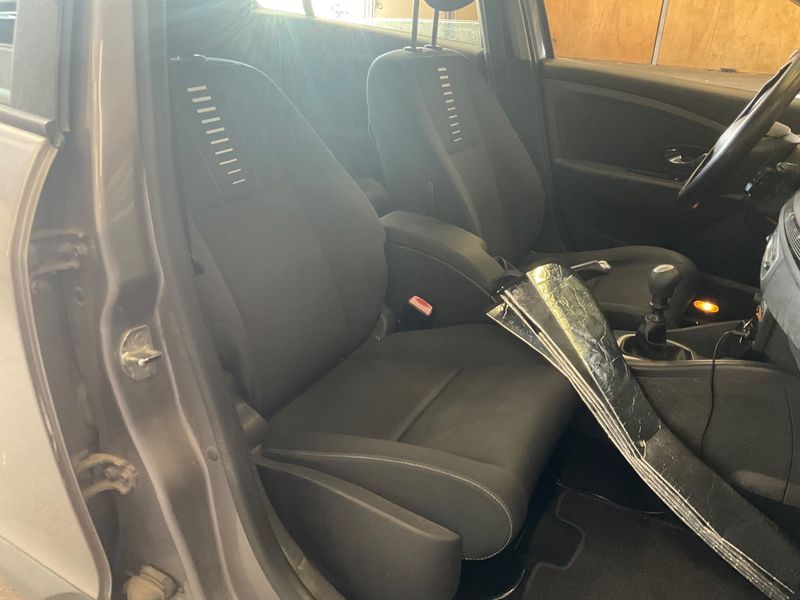 Renault Megane 1.5 dCi Tomtom Edition 2011 – снимка 3