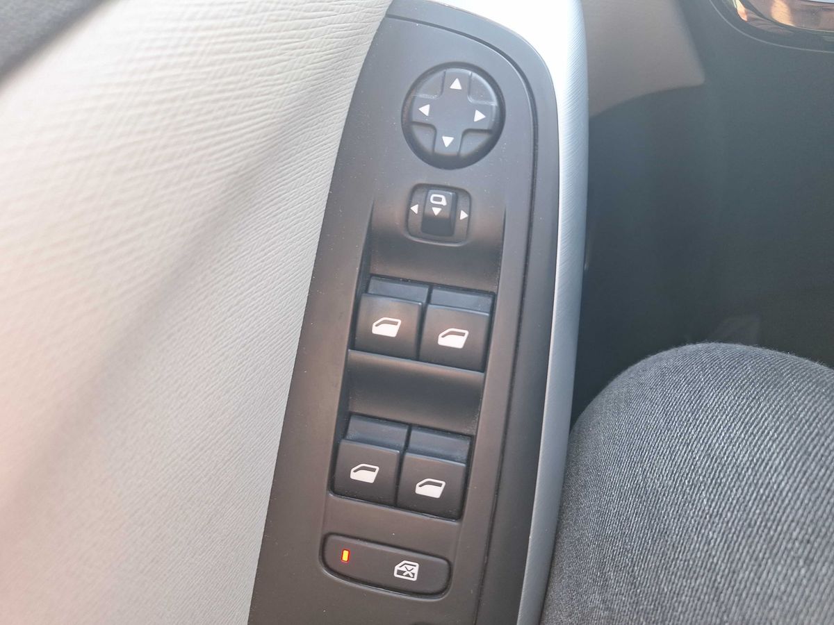 Citroen C4 2018 — photo 64