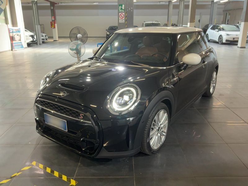 2023 MINI MINI