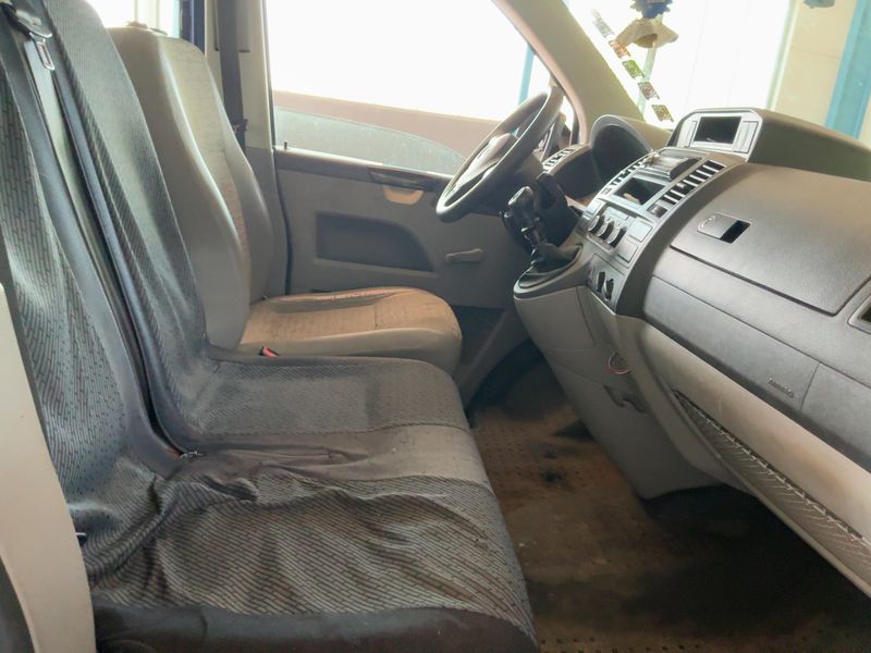 Volkswagen T5 Kombi 2.0 TDI — zdjęcie 11