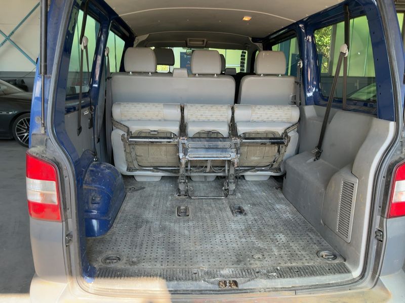 Volkswagen T5 Kombi 2.0 TDI — zdjęcie 10