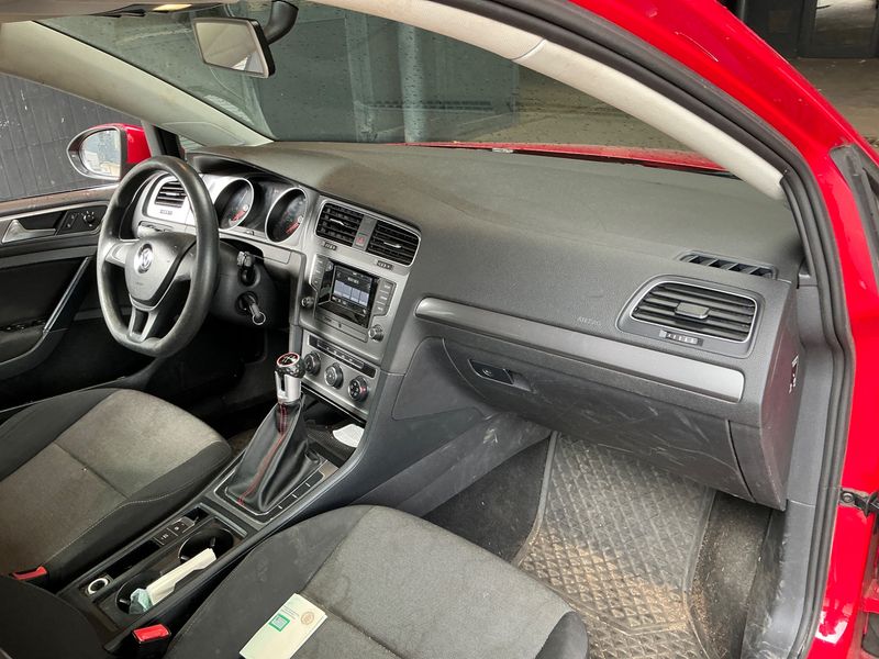 Volkswagen Golf VII 1.2 TSI Trendline BlueMotion Tech 2013 – снимка 30