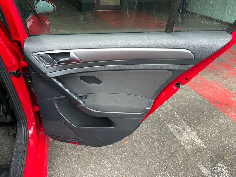 Volkswagen Golf VII 1.2 TSI Trendline BlueMotion Tech 2013 – снимка 27