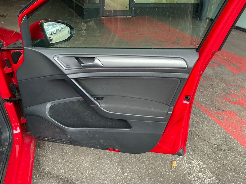 Volkswagen Golf VII 1.2 TSI Trendline BlueMotion Tech 2013 – снимка 26