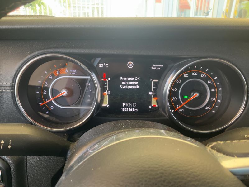Jeep Wrangler Unlimited 2.2 CRDi Sahara — zdjęcie 13