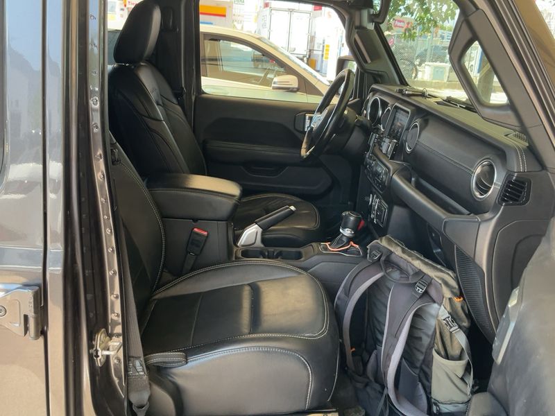 Jeep Wrangler Unlimited 2.2 CRDi Sahara — zdjęcie 11
