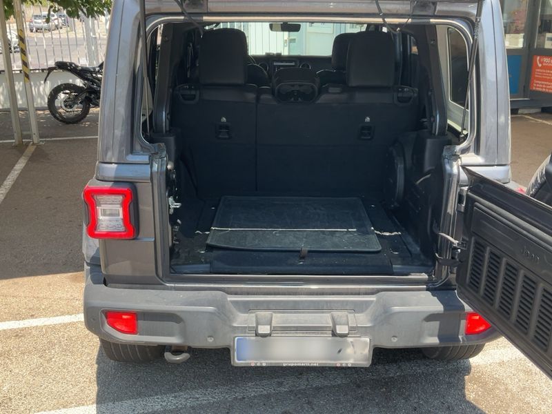 Jeep Wrangler Unlimited 2.2 CRDi Sahara — zdjęcie 10