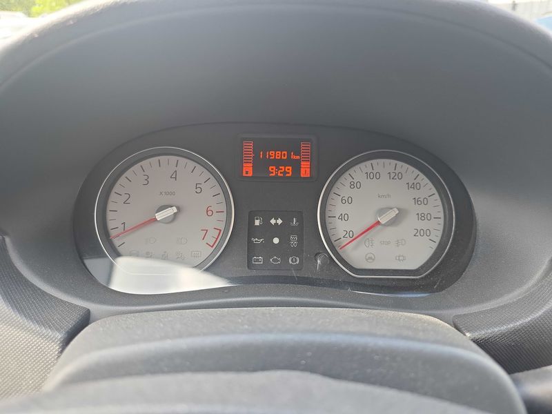 Dacia Logan MCV 1.6 E85 Laureate II — zdjęcie 12