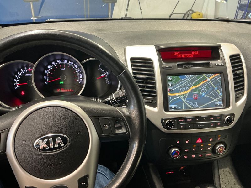 Kia Venga 1.6 Dream Team — zdjęcie 12
