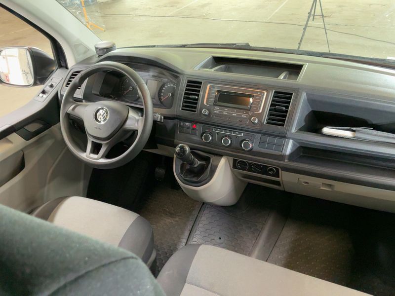 Volkswagen T6 Kombi 2.0 TDI — zdjęcie 12