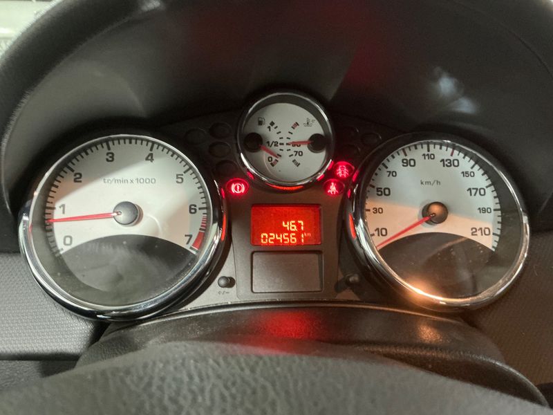 Peugeot 207 1.4 VTi Tendance — zdjęcie 13