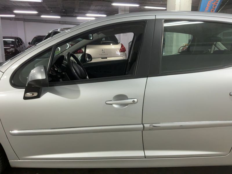 Peugeot 207 1.4 VTi Tendance — zdjęcie 4