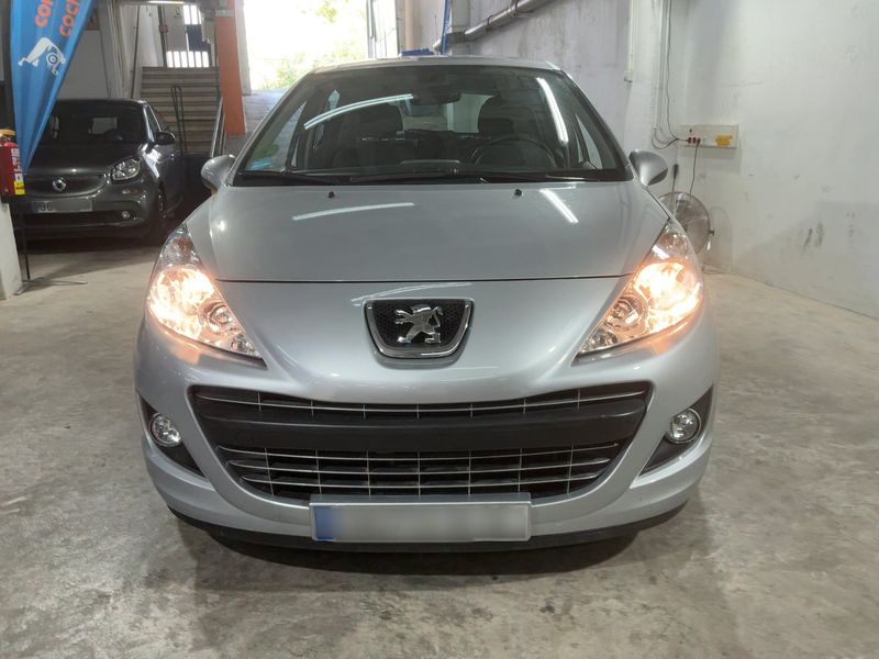 Peugeot 207 1.4 VTi Tendance — zdjęcie 9
