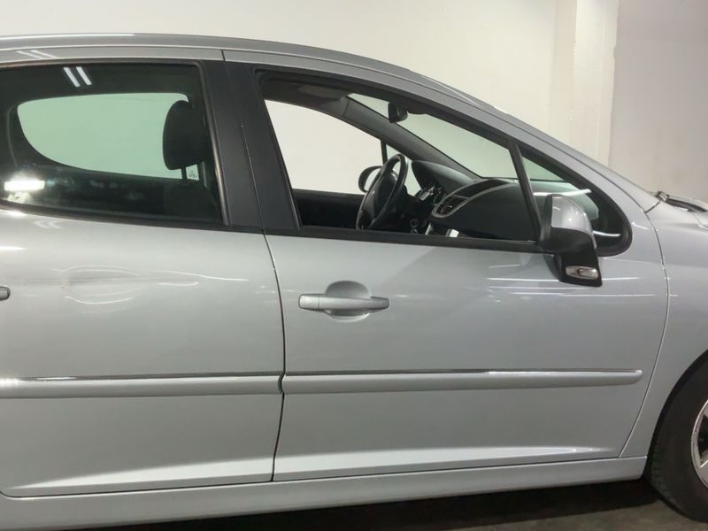 Peugeot 207 1.4 VTi Tendance — zdjęcie 7