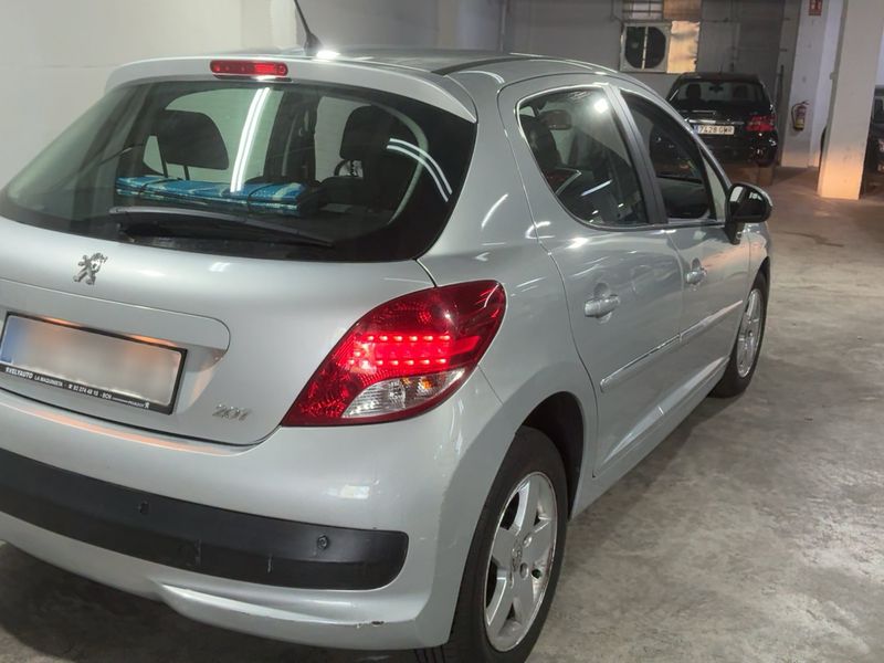 Peugeot 207 1.4 VTi Tendance — zdjęcie 6
