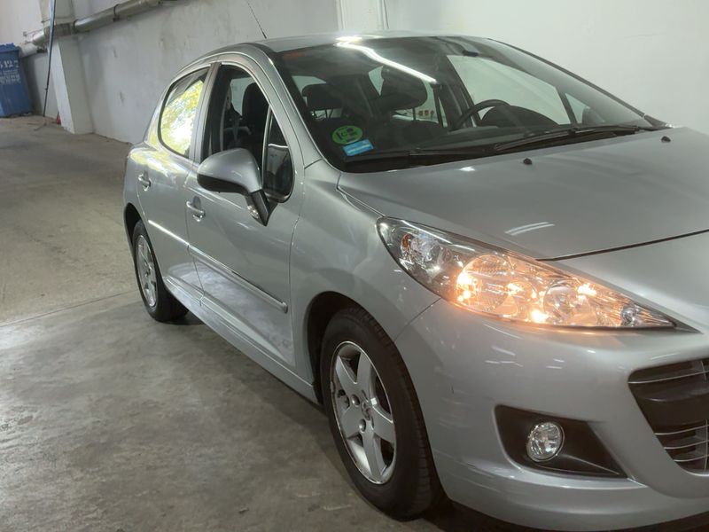Peugeot 207 1.4 VTi Tendance — zdjęcie 8