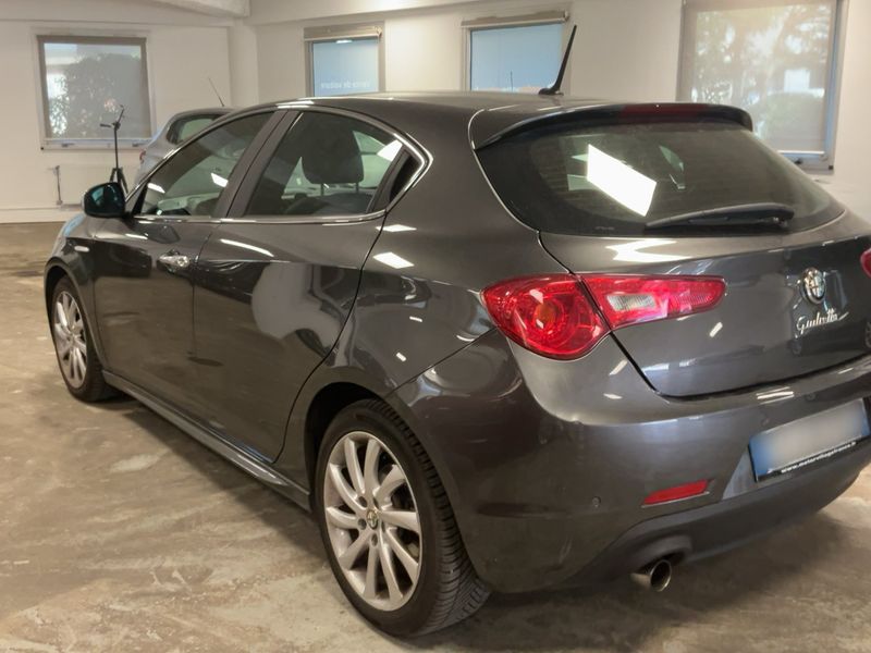 Alfa Romeo Giulietta 1.4 Turbo Turismo — zdjęcie 3
