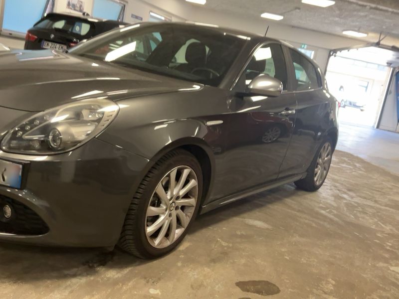 Alfa Romeo Giulietta 1.4 Turbo Turismo — zdjęcie 2